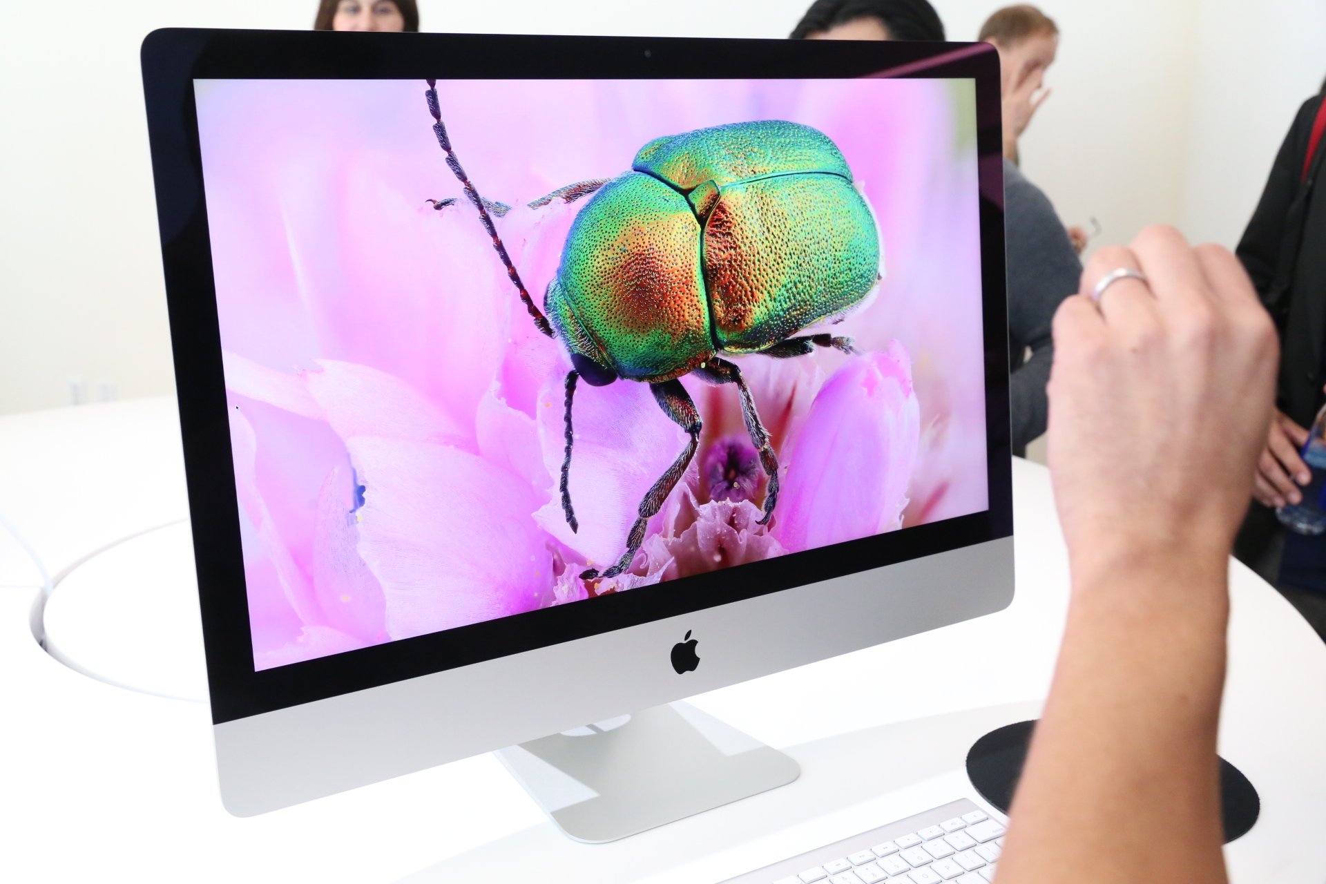 Un iMac à écran tactile ? C'est « absurde » selon Phil Schiller d'Apple 48 L'idée d'un iMac tactile ne sera qu'un rêve