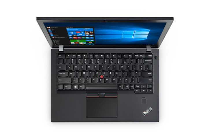 Lenovo booste ses 9 nouveaux modèles ThinkPad pour le CES 2017 90 thinkpad x270 3 720x480 c