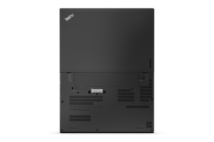 Lenovo booste ses 9 nouveaux modèles ThinkPad pour le CES 2017 94 thinkpad x270 6 720x480 c