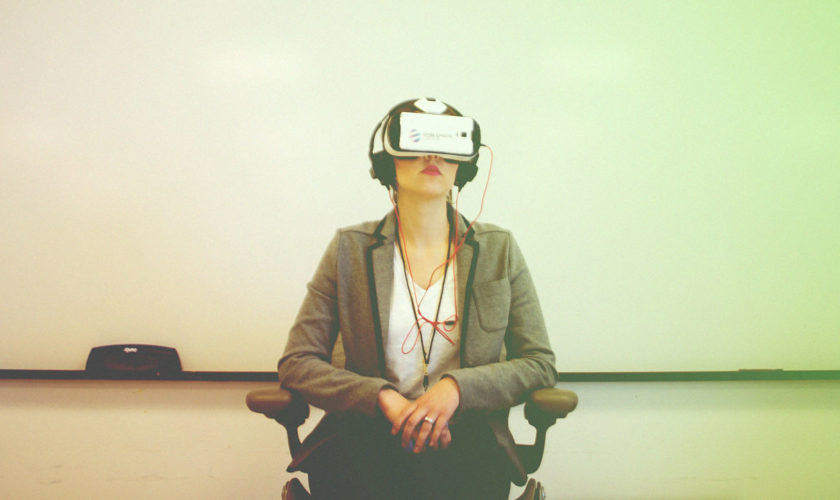 Une offre d'emploi de Amazon suggère des plans pour la VR dans le shopping 86 26870 ba12a863