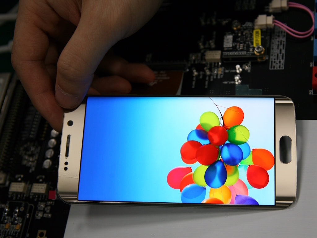 Flexible AMOLED Display for smartphnoes Samsung Display
