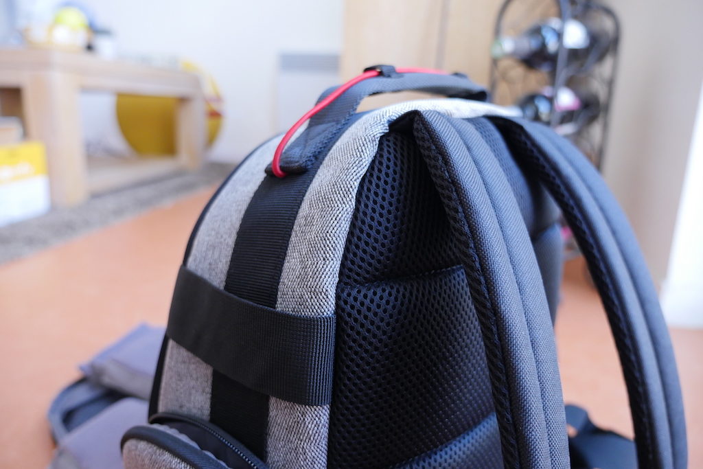 Accessory Power : un sac à dos pour appareils photo, et un réveil Bluetooth 16 P1130785