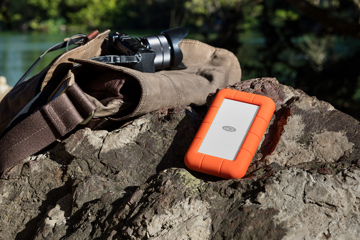 LaCie présente une mise à niveau de ses disques Rugged et d2 en Thunderbolt 50 lacie rugged thunderbolt usb c outdoor hi res