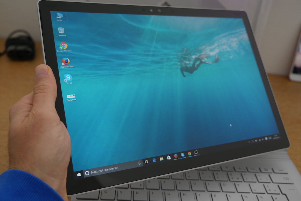 Surface Book 2 : il arrive le mois prochain, et pourrait abandonner la partie hybride 49 P1040765