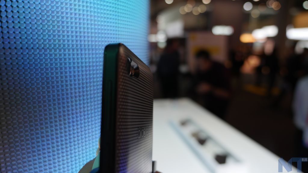 Prise en main du Alcatel A5 : une coque à LED multicolores 18 P1150243
