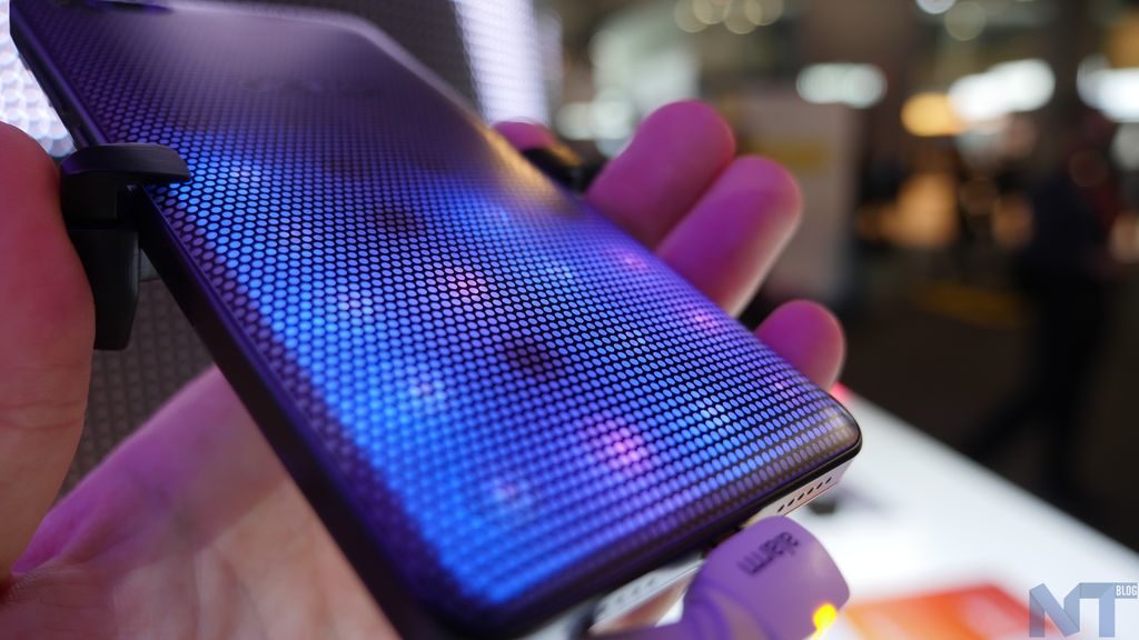 Prise en main du Alcatel A5 : une coque à LED multicolores 20 P1150245
