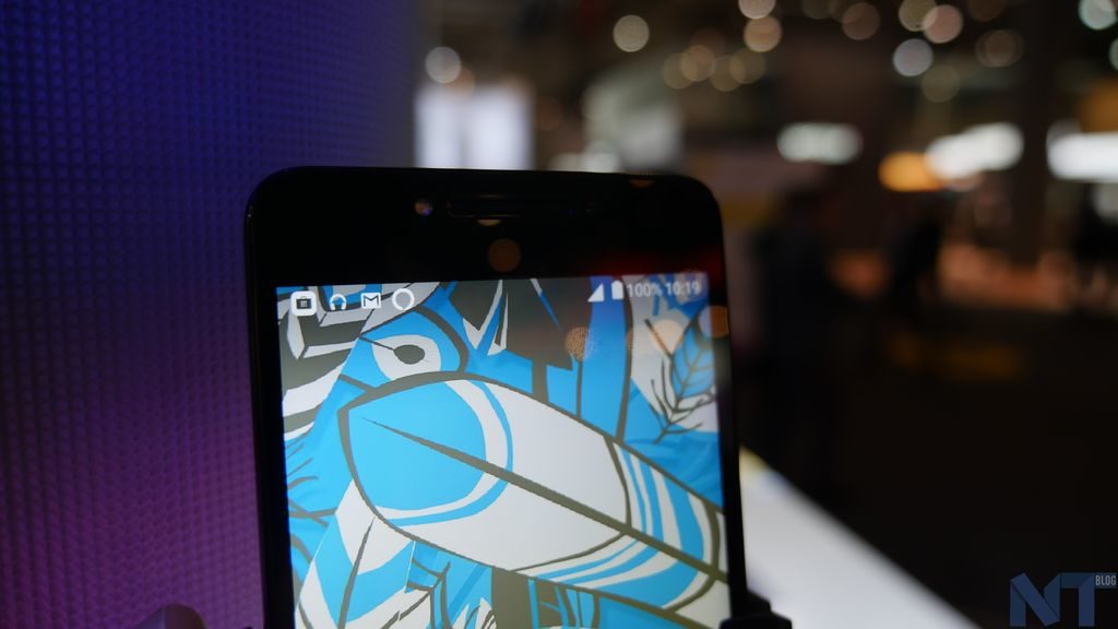 Prise en main du Alcatel A5 : une coque à LED multicolores 15 P1150247