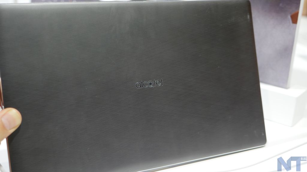 Prise en main du Alcatel PLUS 12, un dispositif 2-en-1 sous Windows 10 49 P1150736