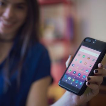 eye iphone case runs stock android and brings back headphone jack 513881 3