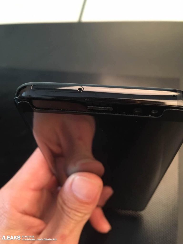 samsung galaxy s8 and galaxy s8 plus leak side by side revealing difference in size 513640 3