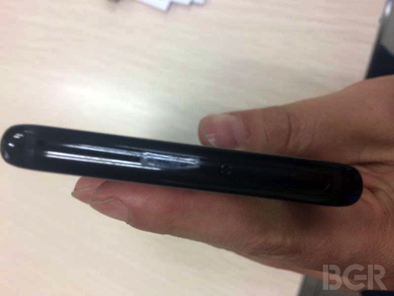 Galaxy S8 : de nouvelles images montrent le smartphone sur tous ses angles 52 samsung galaxy s8 live images leak again showing carrier variant 513455 4