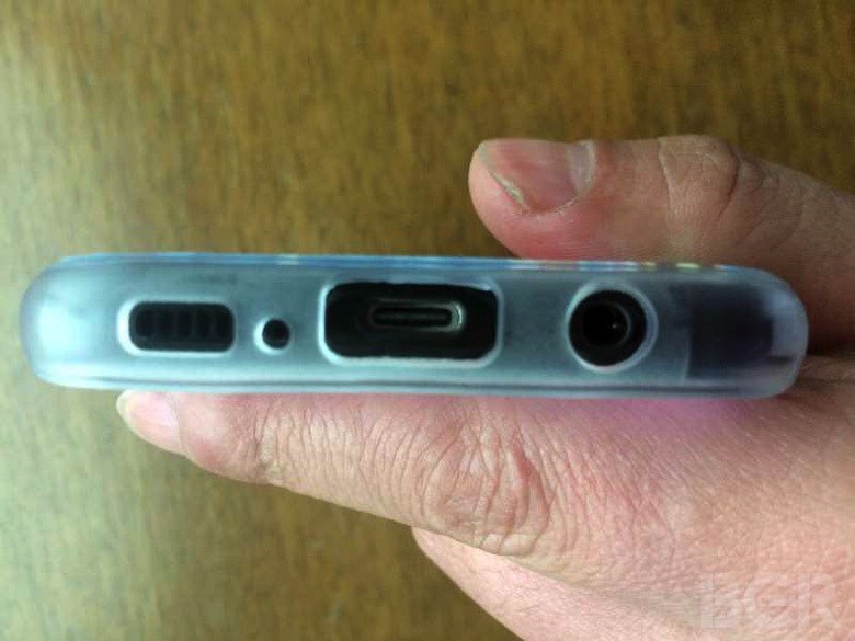 Galaxy S8 : de nouvelles images montrent le smartphone sur tous ses angles 54 samsung galaxy s8 live images leak again showing carrier variant 513455 6
