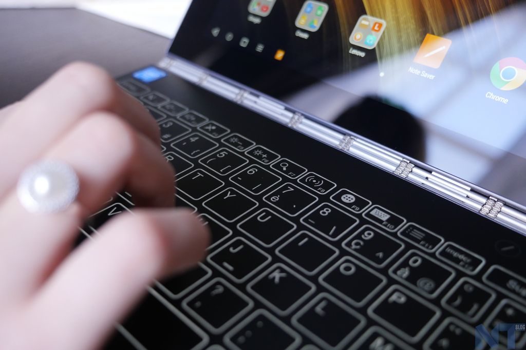 Test du Lenovo Yoga Book : une tablette Android spéciale 34 P1130797