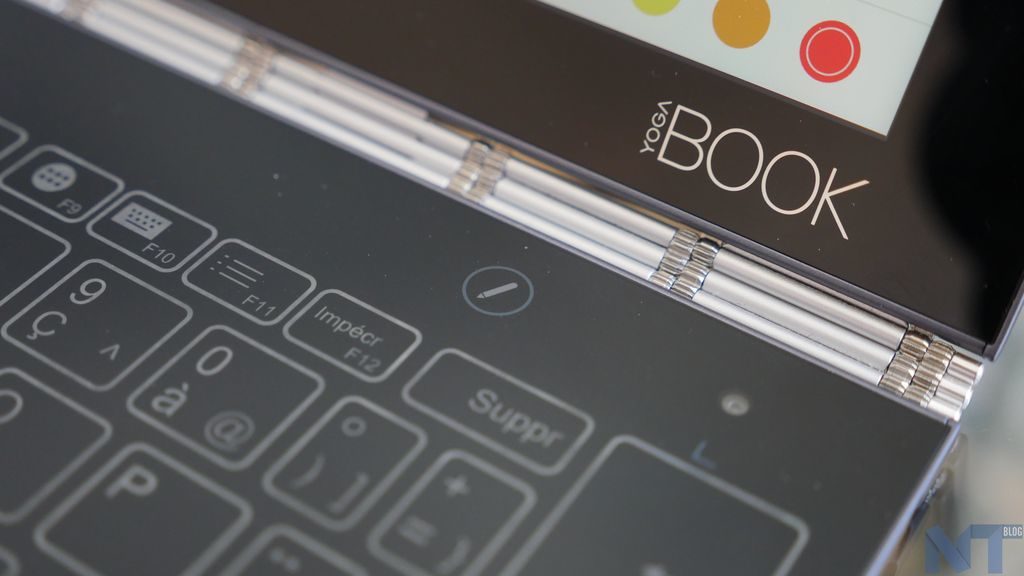 Test du Lenovo Yoga Book : une tablette Android spéciale 32 P1160573
