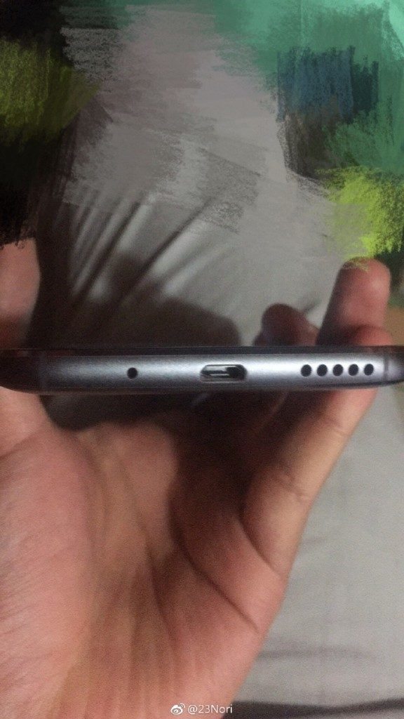Moto X (2017) : des photos montrent le smartphone sur tous ses angles 54 moto x 2017 photos tous ses angles 3