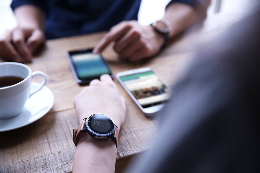 Acer Leap Ware : une smartwatch circulaire aux allures de Pebble Time Round 43 unspecified 3