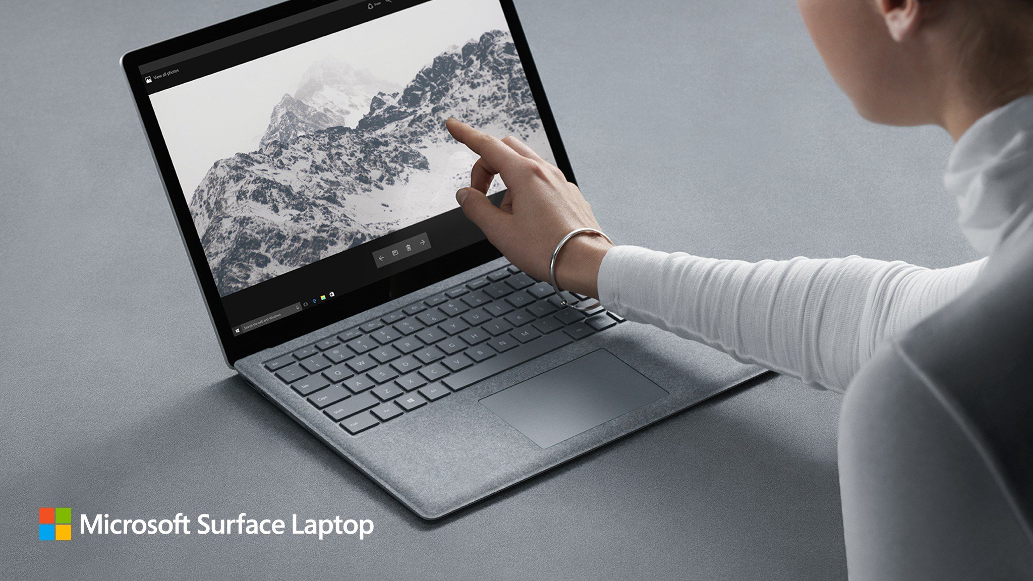 Microsoft dévoile son Surface Laptop exécutant Windows 10 S à 999 dollars 50 C 1GPB6VwAAh866