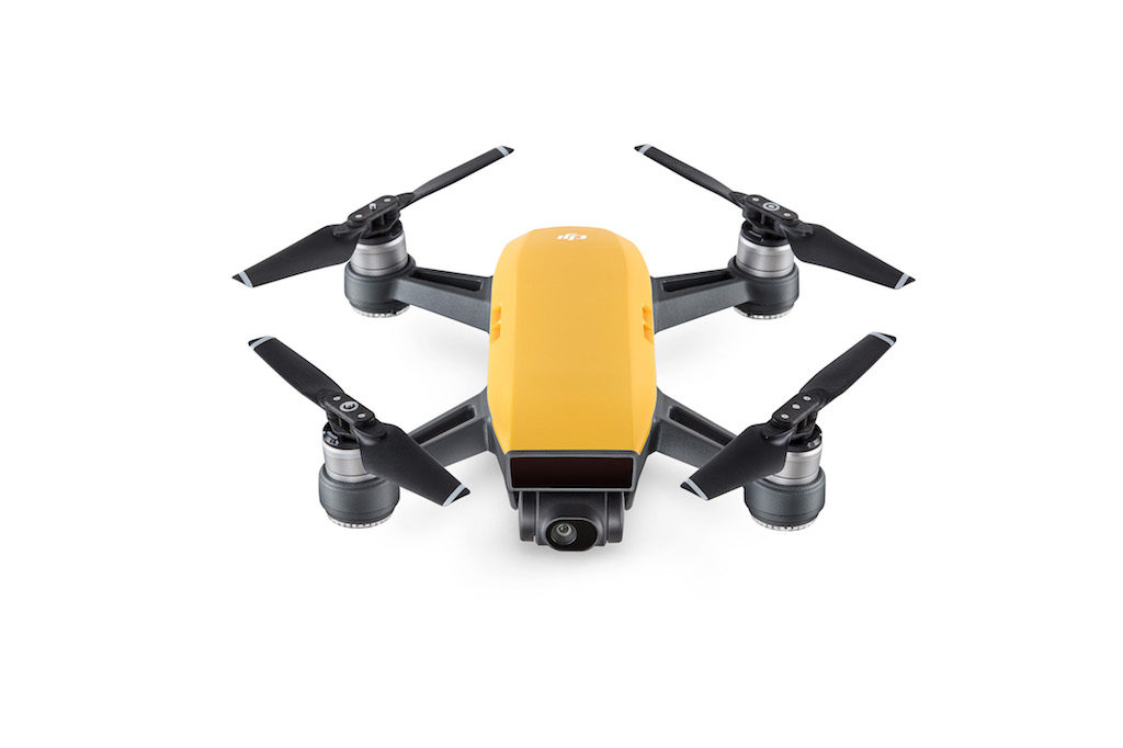 DJI Spark est un drone très intelligent, et fait pour les selfies 57 DJI Spark Sunrise Yellow Front 3 4