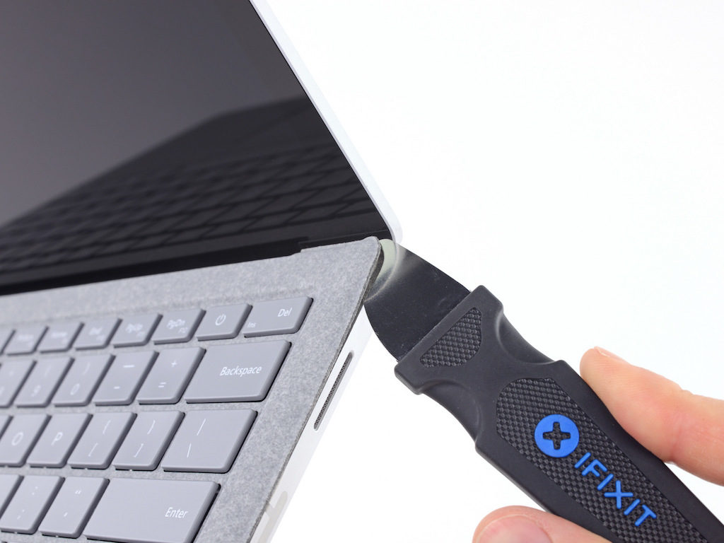 Le Surface Laptop obtient un score de 0 sur l'échelle de réparabilité d'iFixit 55 4Fnx2RbdWOSVWvZt