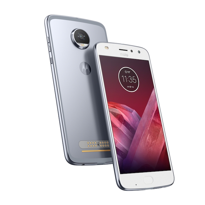 Motorola annonce le Moto Z² Play et ses nouveaux Moto Mods 53 Moto Z2 Play FrontBack2 NimbusBlue