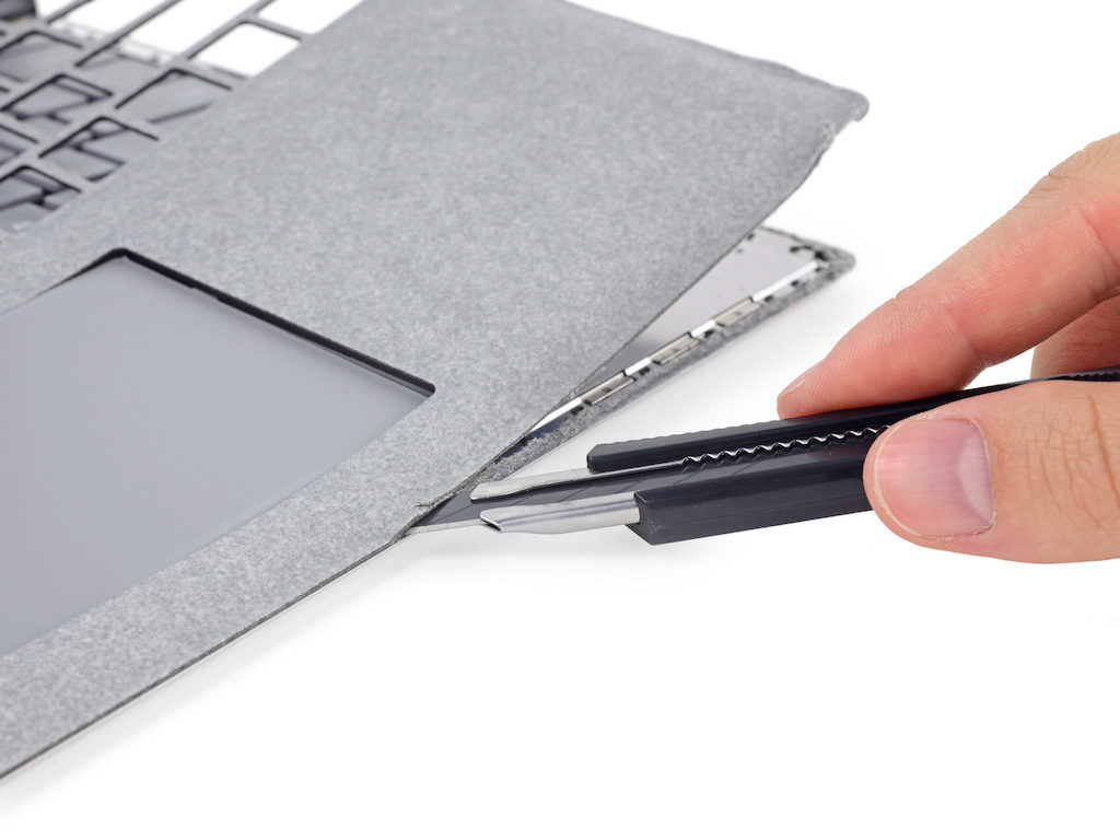Le Surface Laptop obtient un score de 0 sur l'échelle de réparabilité d'iFixit 56 nW3XGwppxrWETHAR