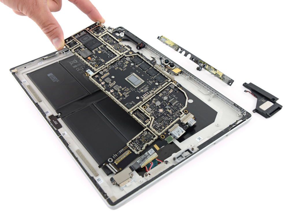 Vous ne pourrez pas changer le SSD de votre Microsoft Surface Pro (2017) 50 rtAaIIGEUVuNwm4G