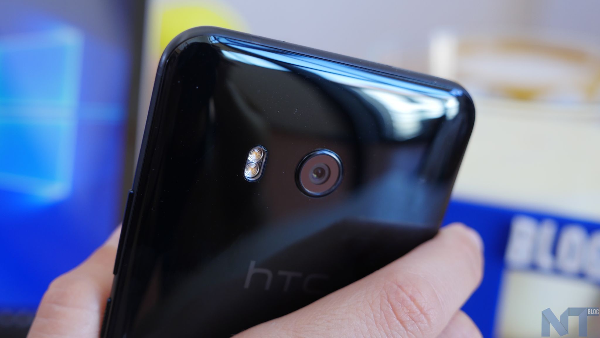 HTC U11 18