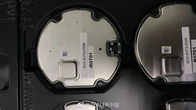 iPhone 8 : ces photos fournissent plus de preuves de la recharge sans fil 52 4FhgyFU2yjETP7GdHHzjdF 650 80