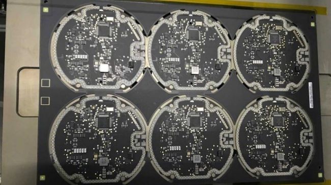 iPhone 8 : ces photos fournissent plus de preuves de la recharge sans fil 51 Fc9ky9jMYh3va34VnQ8xeF 650 80