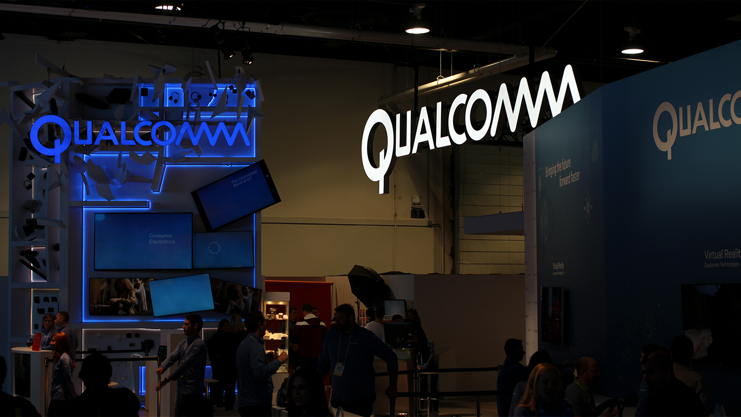 Qualcomm CES 2016 booth Resized