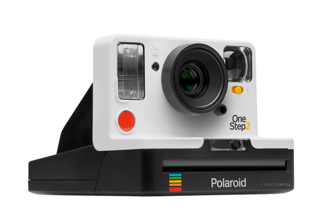 Polaroid Originals lance son OneStep 2, le retour aux origines de l'argentique 39 02a.WHITE ANGLE F