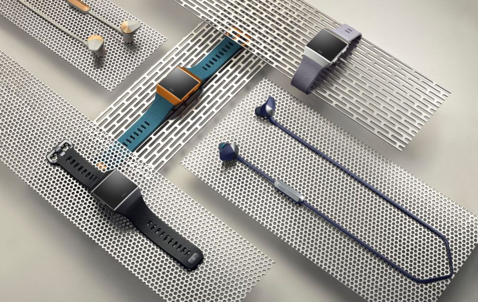 La smartwatch Fitbit Ionic et les écouteurs sans fil Flyer lancés le 1er octobre