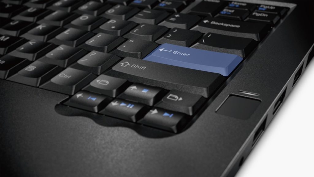 Lenovo dévoile un ThinkPad qui marque son 25e anniversaire à 2 189 euros 58 15 THINKPAD 25 CloseUp Purple Enter key and arrow cluster