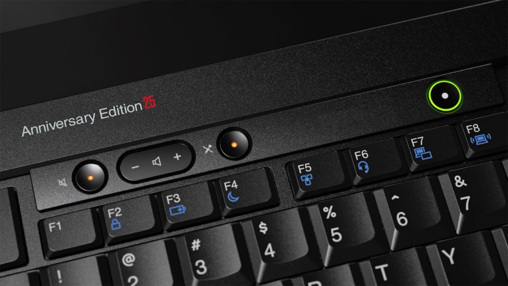 Lenovo dévoile un ThinkPad qui marque son 25e anniversaire à 2 189 euros 59 16 THINKPAD 25 CloseUp Individual numbered machine
