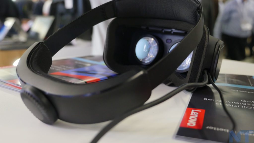 Prise en main du casque Lenovo Explorer Windows Mixed Reality 30 Lenovo Explorer 06