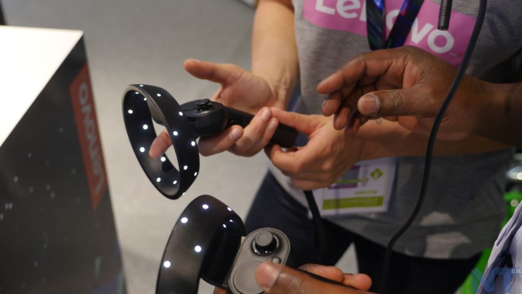 Prise en main du casque Lenovo Explorer Windows Mixed Reality 19 Lenovo Explorer 18