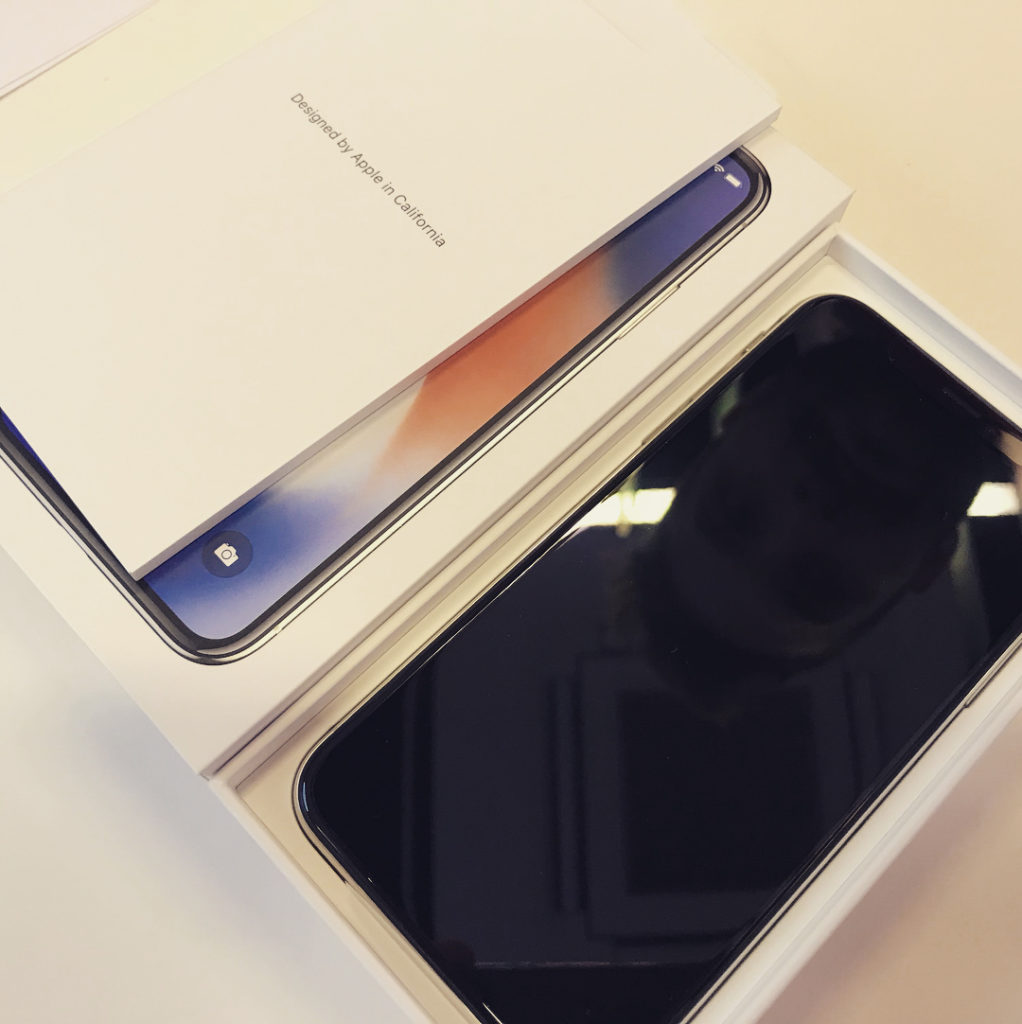 iPhone X : le premier unboxing vidéo s'affiche sur la toile 44 NMMLevB