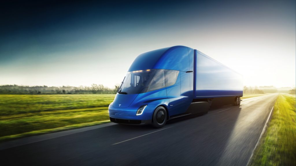 Tesla Semi : l'impressionnant camion électrique qui passe de 0 à 100 km/h en 5s 56 Semi Front 34 Blue