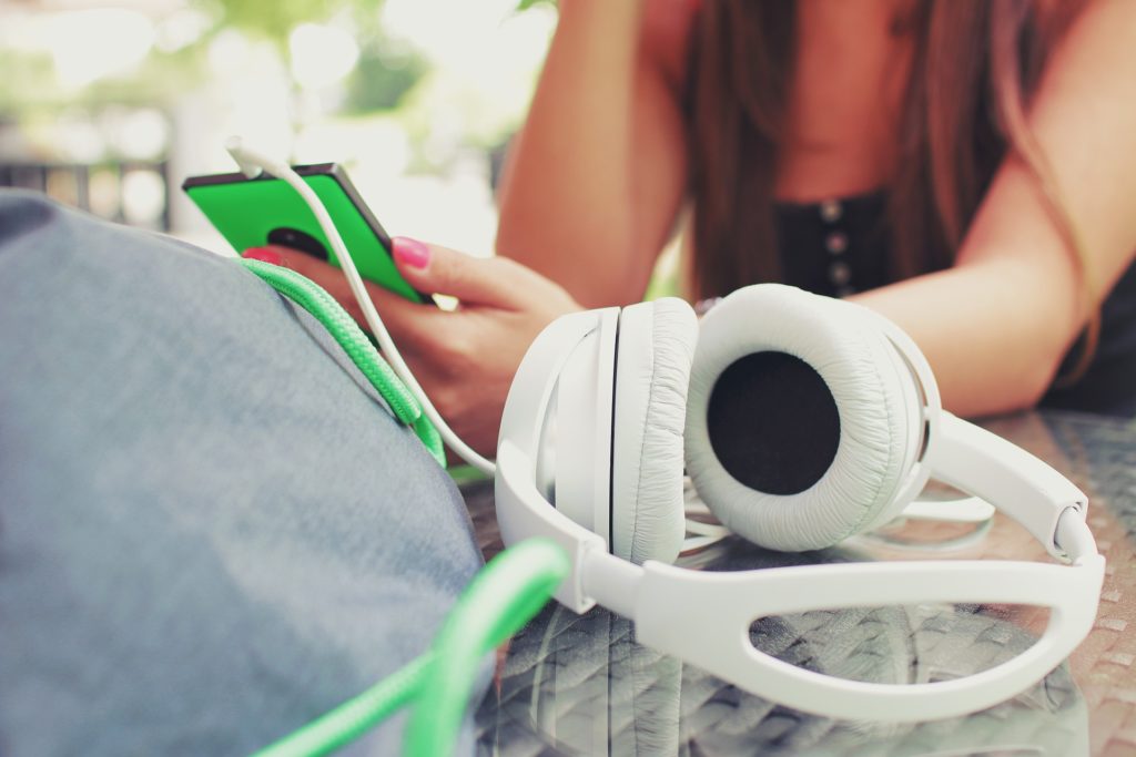 headphones 923186 1920