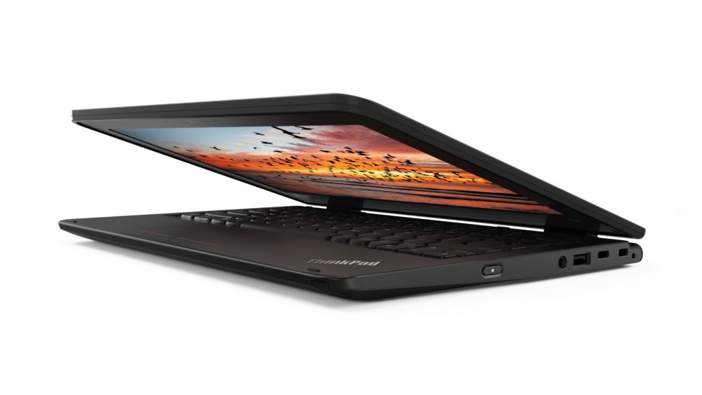 Voici les nouveaux ordinateurs portables Chrome OS et Windows de Lenovo 87 05 THINKPAD 11E CLAM Hero Front Facing Left screen closing