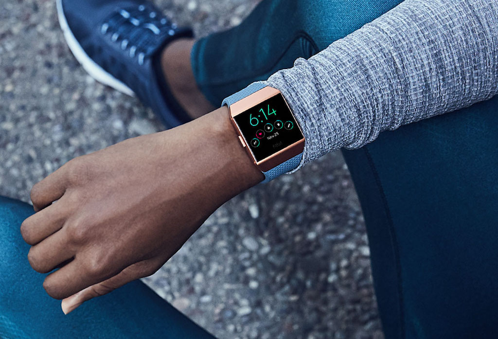 Fitbit mettra fin au support des smartwatches Pebble en juin 50 Fitbit Ionic Slate Blue Burnt Orange