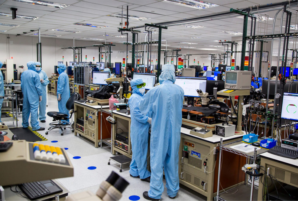 Workers in Dallas factory 01172017