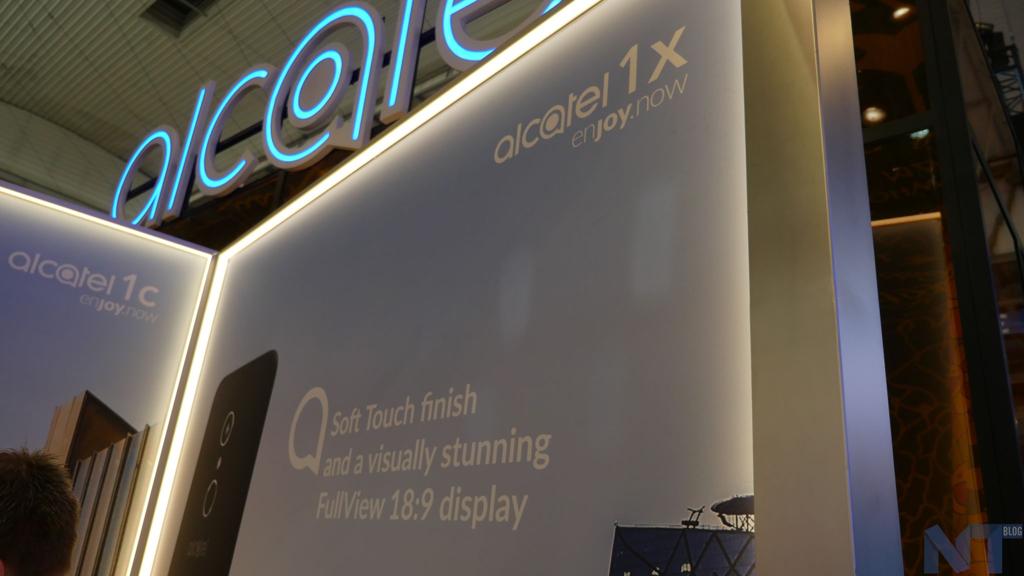 Alcatel 1X 01