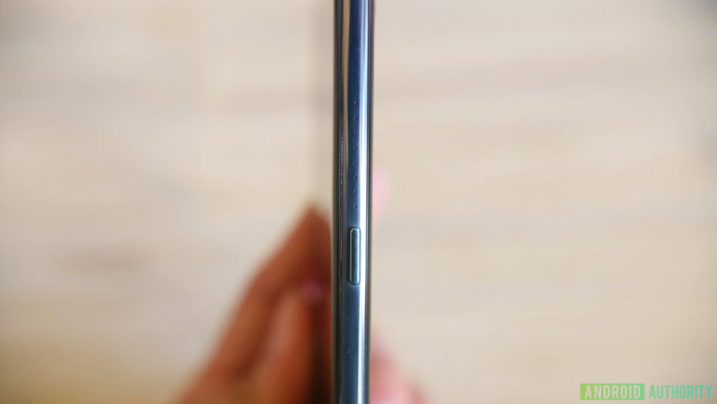 Huawei P20 : les images d'un prototype montrent de curieux changements 46 Huawei P20 prototype leak 1