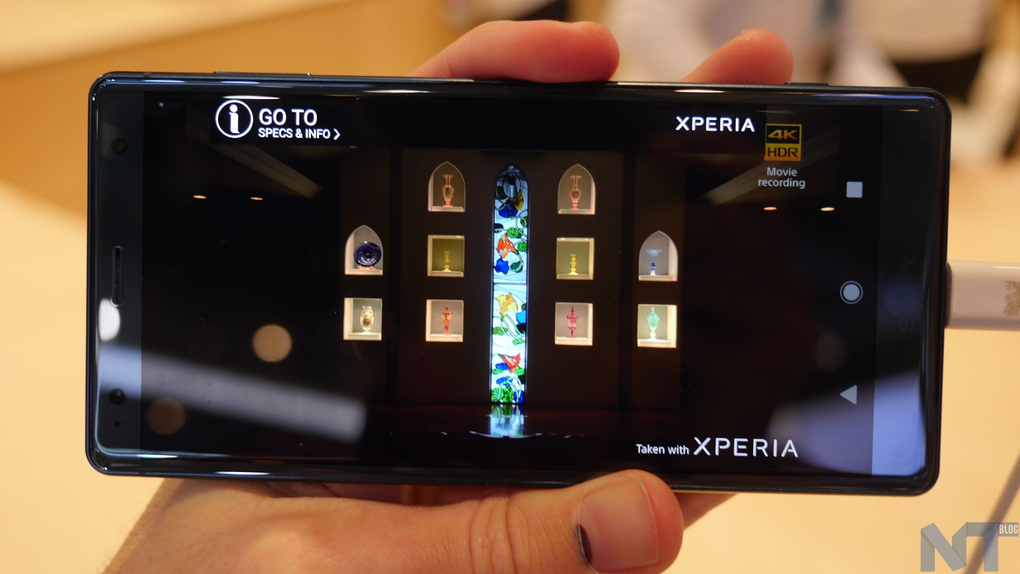 Sony Xperia XZ2 17