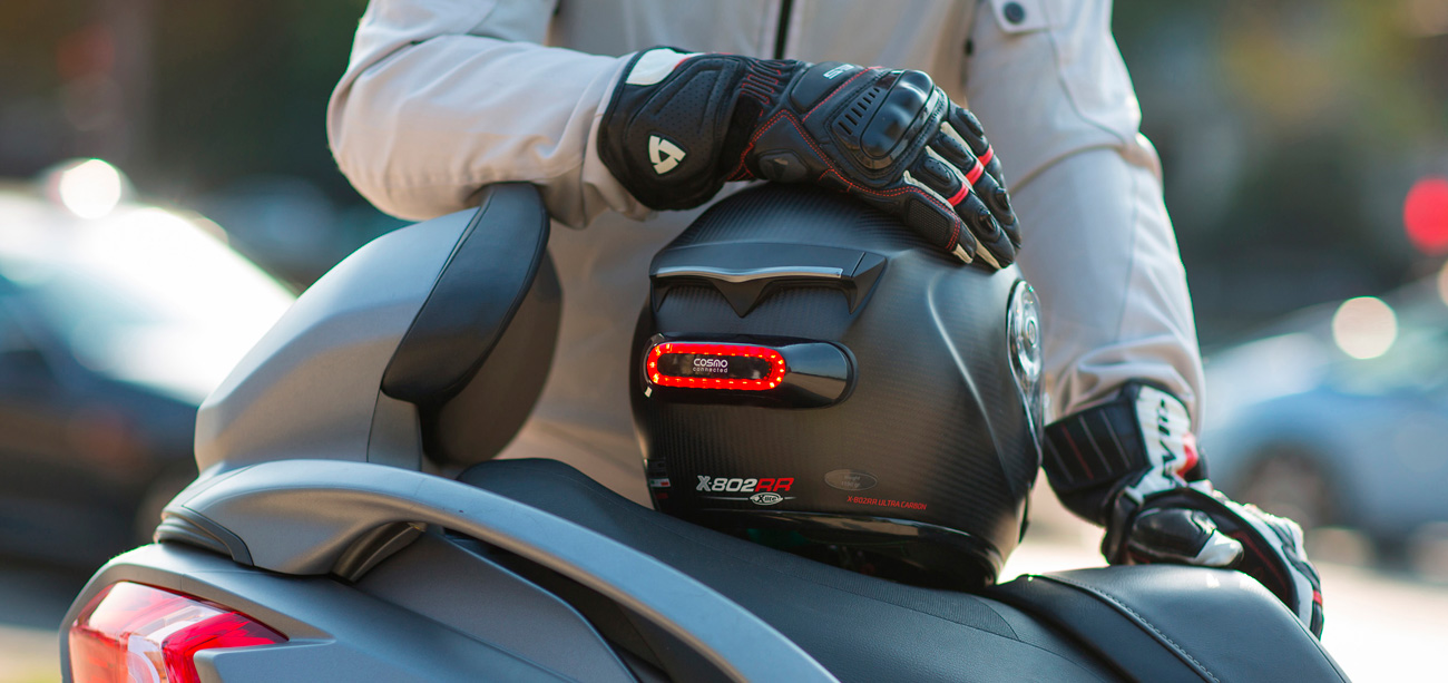 Test du Cosmo Moto : le meilleur feu de freinage connecté