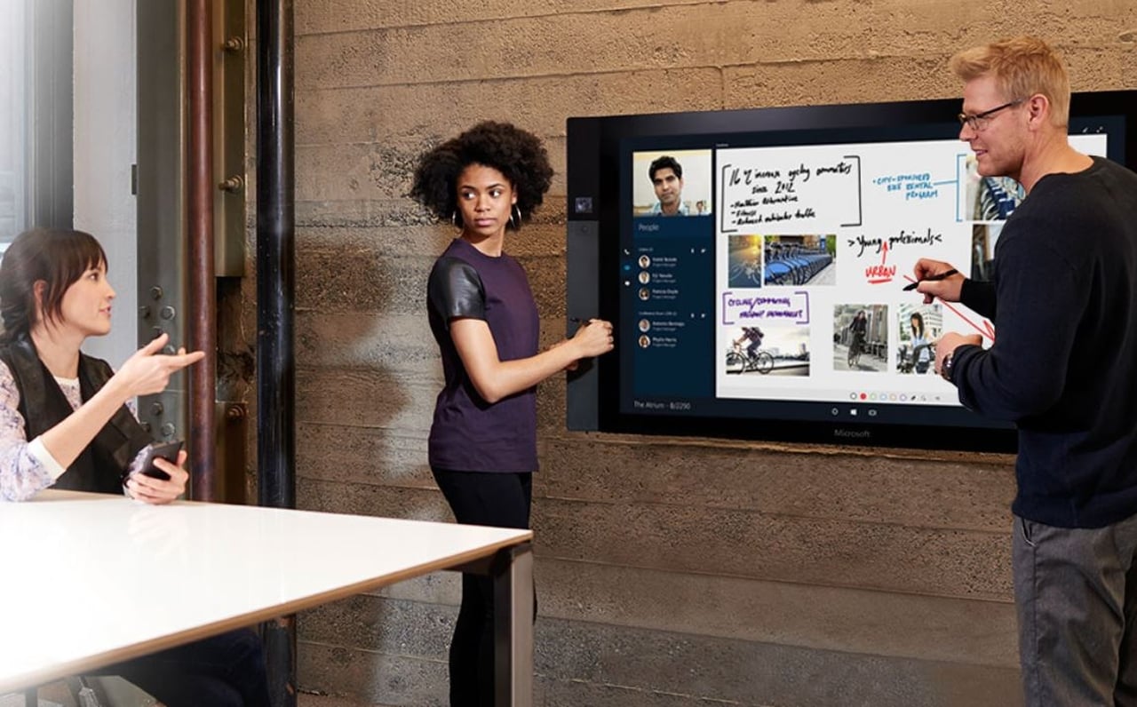 Le Surface Hub 2 est activement en développement tease Microsoft 50 10331777