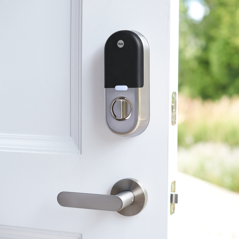 Nest commence à vendre la sonnette visuelle Hello, et la serrure connectée de X Yale 54