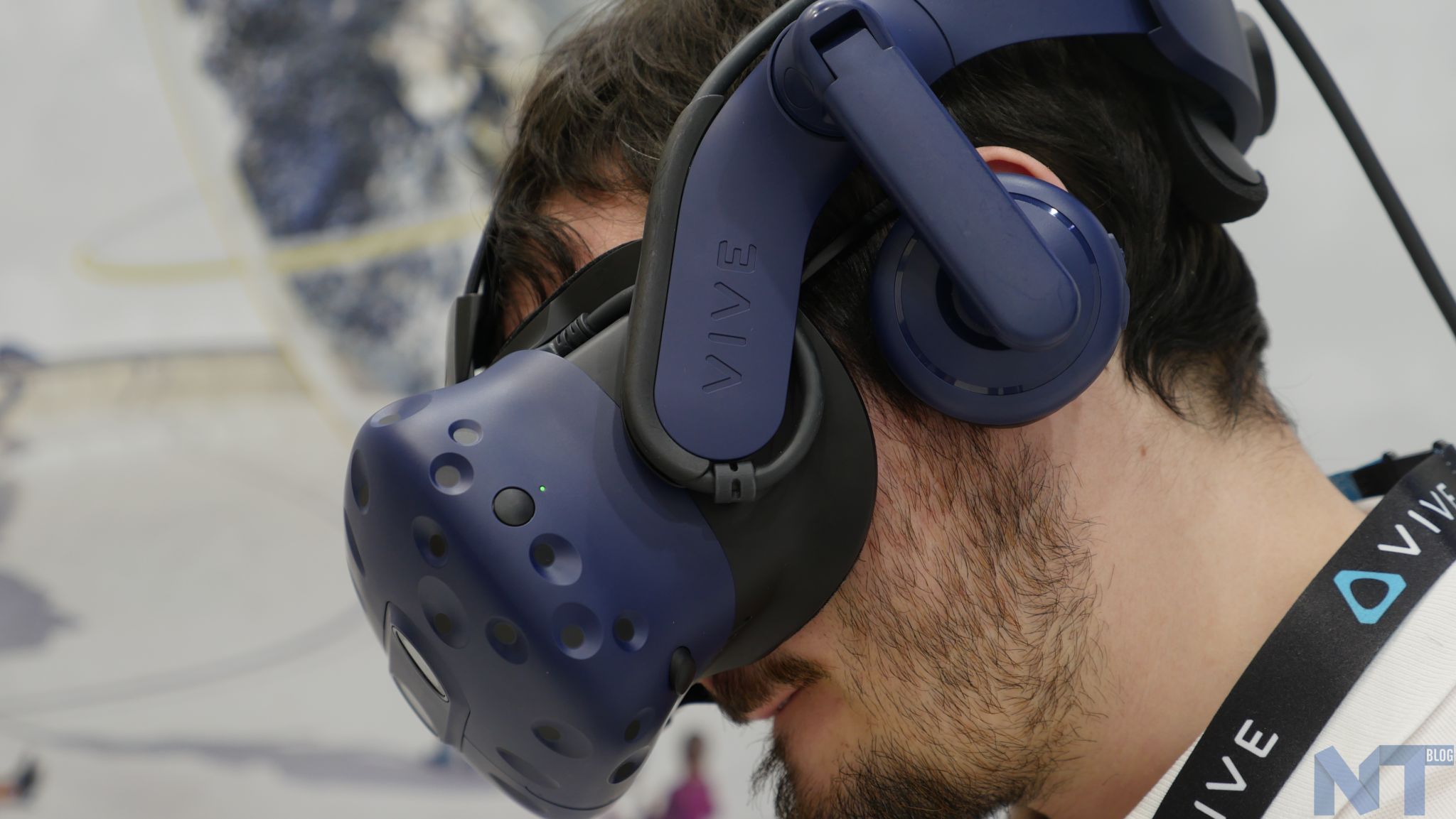 HTC VIVE Pro 01