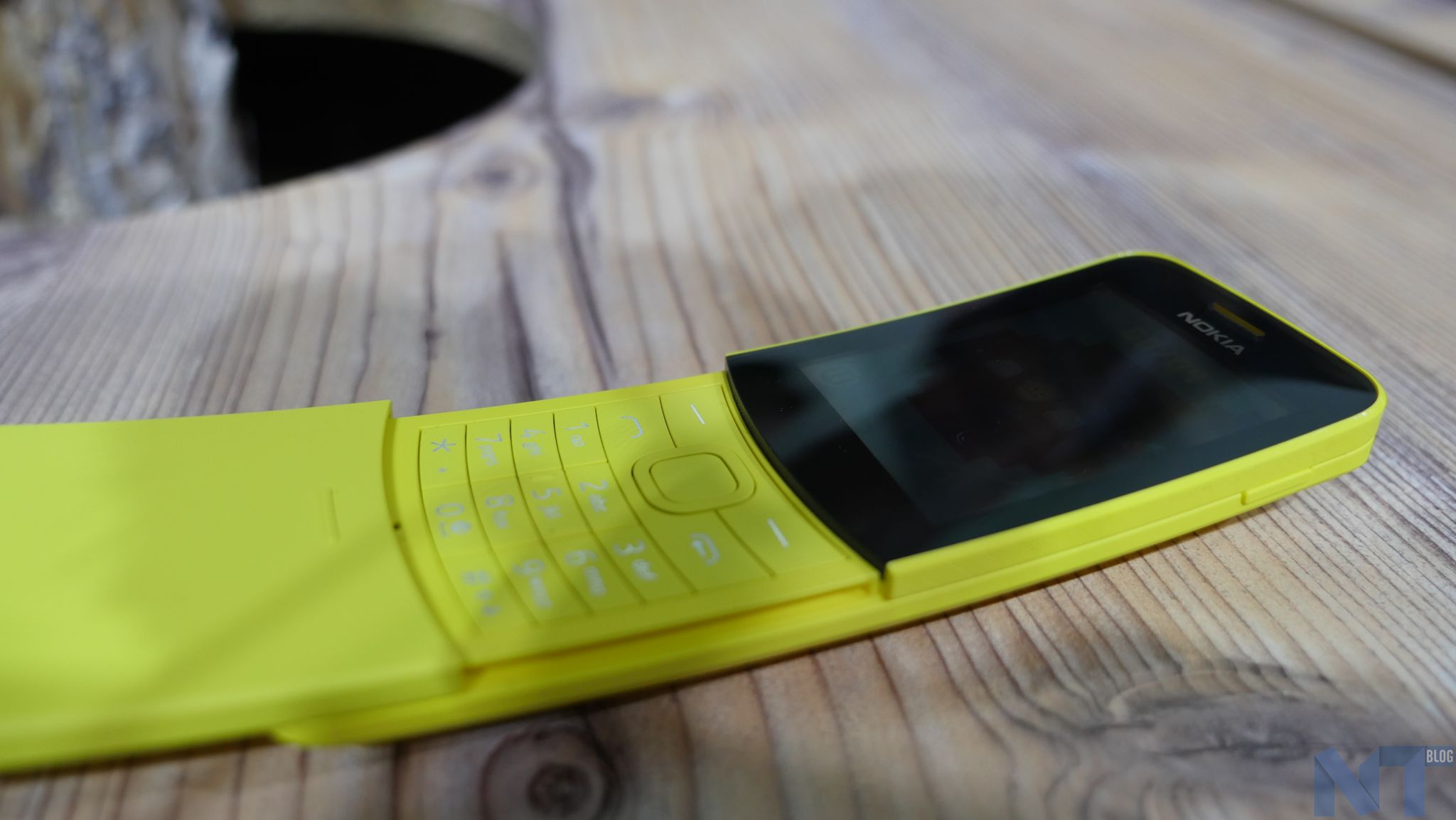Nokia 8110 4G 06